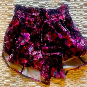 Lululemon hottu hot low rise short